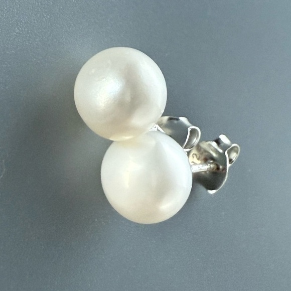 Sterling Silver Freshwater White Pearl Studs 8mm - Picture 10 of 14